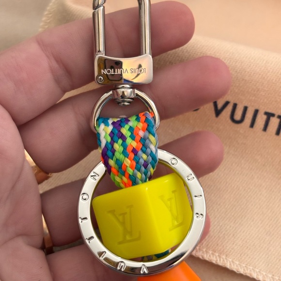 Louis Vuitton Louis Vuitton Porte Cle LV Play Keychain NEW FULL INCLUSION - Picture 7 of 11